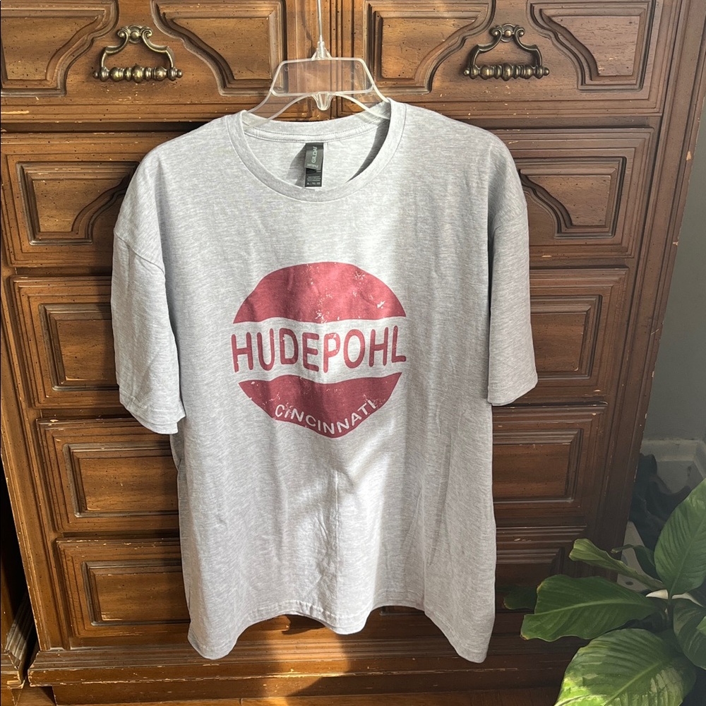 Gildan Gray and Red Graphic Tee